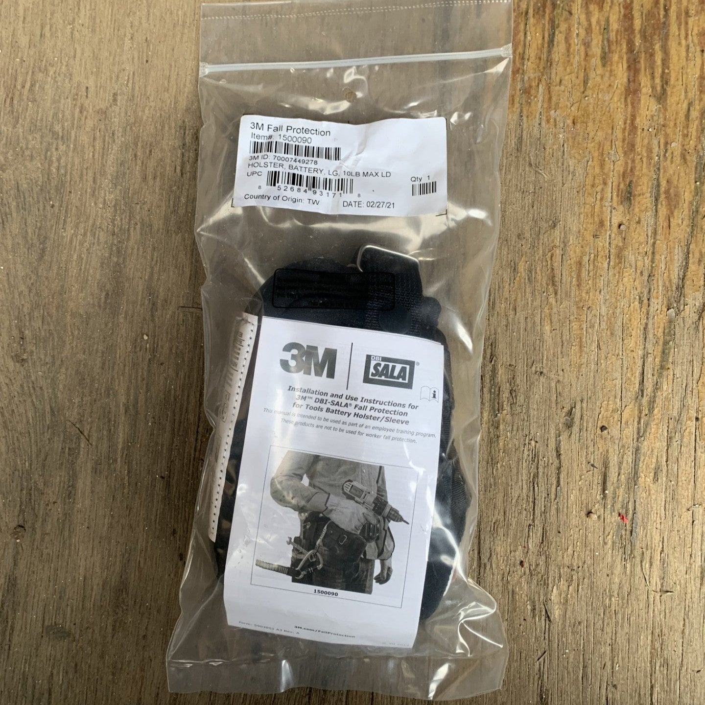 3M 1500090 Large Battery Holster - New Surplus