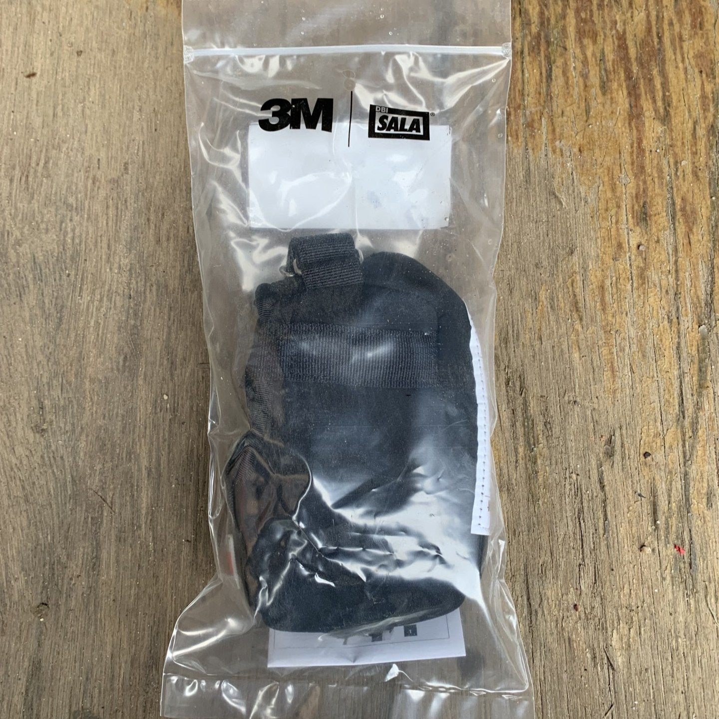 3M 1500090 Large Battery Holster - New Surplus